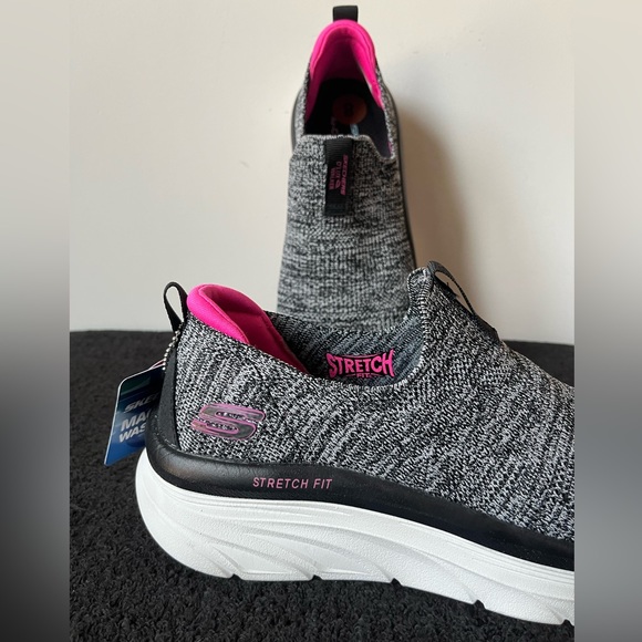 Skechers Women’s Relaxed Fit Air-Cooled Memory Foam Washable D’Lux Walker Shoes - Picture 2 of 14